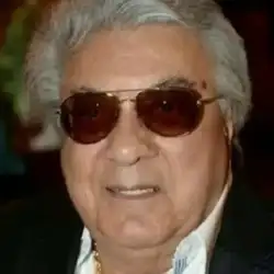 دانلود آهنگ گلپا عشق باید پا در میونی کنه گلپا عشق باید پا در میونی کنه