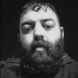 ناصر تنها چه دوران عجیبی عجب دهر غریبی