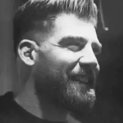 دانلود آهنگ محمد محرمی دوباره با خاطره هات عکسات در افتادم محمد محرمی دوباره با خاطره هات عکسات در افتادم