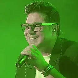 دانلود آهنگ حجت اشرف زاده ایران منم یه قهرمان حجت اشرف زاده ایران منم یه قهرمان