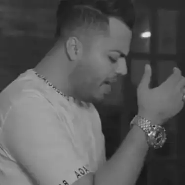 دانلود آهنگ امید عقابی من الان فقط سه تا چیز میخوام بغل بغل بغلت کنم امید عقابی من الان فقط سه تا چیز میخوام بغل بغل بغلت کنم