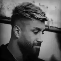 دانلود آهنگ علی رمضانپور فرفری موی من عطر خوش بوی من علی رمضانپور فرفری موی من عطر خوش بوی من