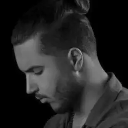 دانلود آهنگ ققنوس چطوری تورو وقتی تنت به تن یکی دیگه خورده رو بغل بگیرم ققنوس چطوری تورو وقتی تنت به تن یکی دیگه خورده رو بغل بگیرم