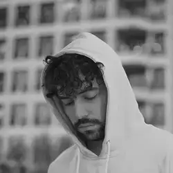 دانلود آهنگ شروین حاجی پور میبوسمت شروین حاجی پور میبوسمت