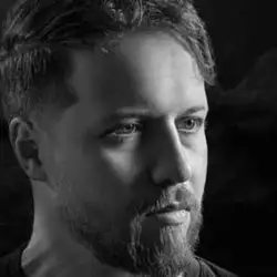 دانلود آهنگ توحید ناصری شاکی میشم کسی چپ نگات کنه توحید ناصری شاکی میشم کسی چپ نگات کنه